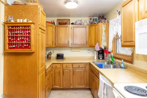 809 19th St S, Fargo, ND 58103 photo 12