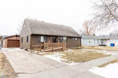 809 19th St S, Fargo, ND 58103 photo 3