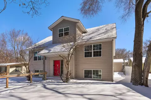 605 Glenbrook Ave N, Oakdale, MN 55128