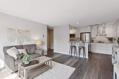 2446 Aldrich Ave S #203, Minneapolis, MN 55405