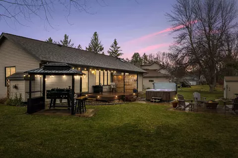 423 Pebble Beach Dr, Owatonna, MN 55060