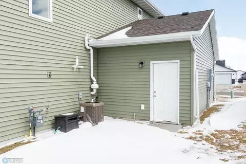 215 6th St E, Horace, ND 58047 photo 33