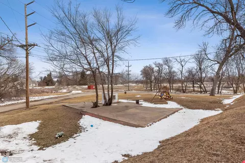 818 Center St, Enderlin, ND 58027 photo 20