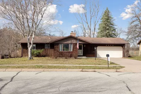2042 Gernentz Ln, Red Wing, MN 55066