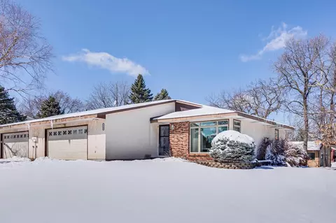 1785 Centennial Dr, Roseville, MN 55113