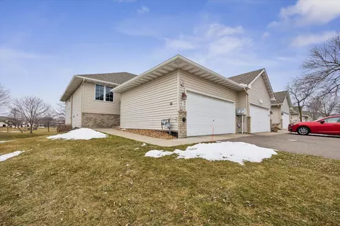 5510 Nathan Ln N #1, Plymouth, MN 55442