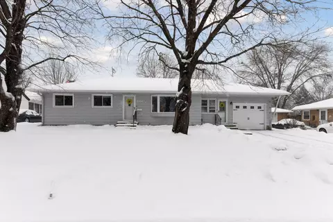 423 5th Ave NE, Osseo, MN 55369