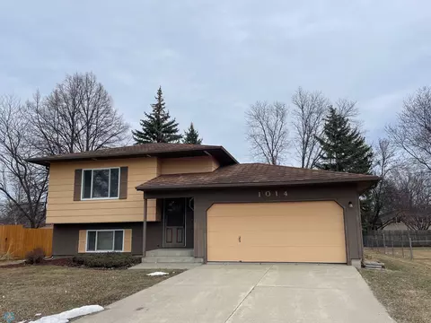 1014 Western Rd, Wahpeton, ND 58075