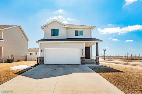 5701 Deb Dr W, West Fargo, ND 58078