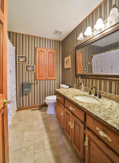 Bath - 7124 Stevens Rd, Onamia, MN 56359 photo 4 of 6