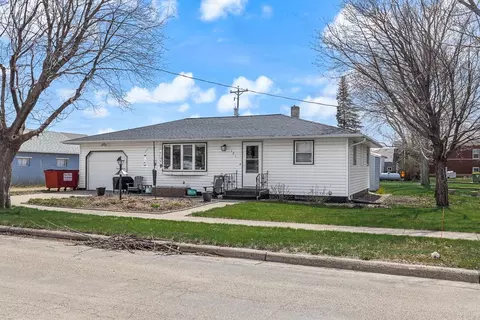 121 E Center St, Edgerton, MN 56128