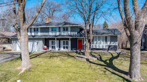 2268 17th St NW, New Brighton, MN 55112