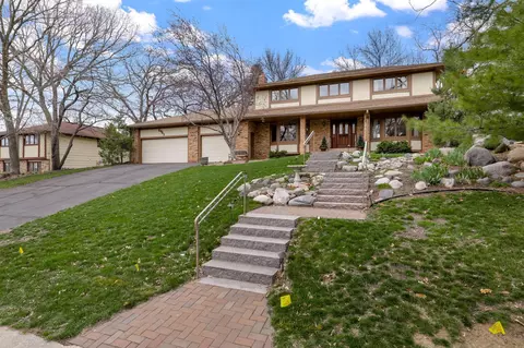 8461 134th Street Ct, Apple Valley, MN 55124
