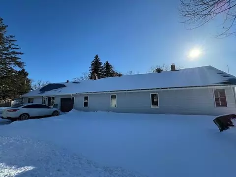 302 Minnesota Ave E, Sebeka, MN 56477 photo 3