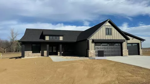 2102 21st Ave NE, Kasson, MN 55944
