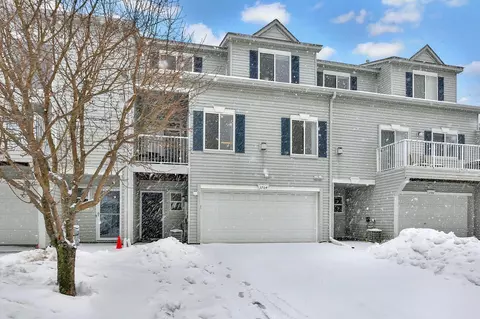 3704 Abercrombie Ln, Stillwater, MN 55082