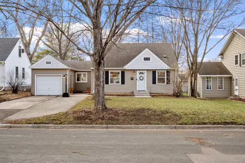 402 Monroe Ave S, Hopkins, MN 55343