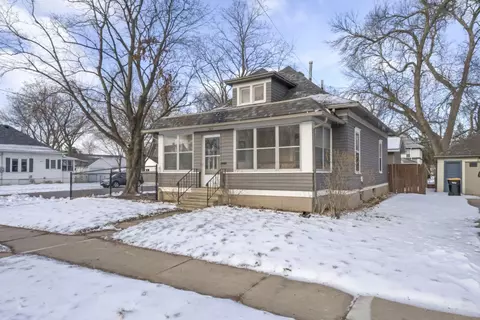 303 10th Ave NE, Rochester, MN 55906