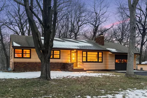 220 W 77th St, Chanhassen, MN 55317