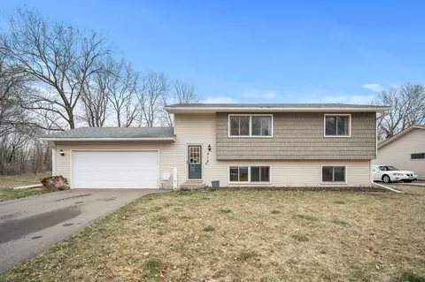 310 Iris Ln SW, Saint Michael, MN 55376
