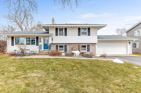 2281 Lakeridge Dr, White Bear Lake, MN 55110