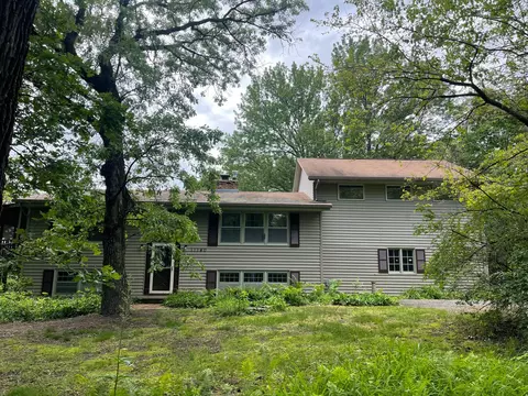 11140 Bloomington Ferry Rd, Bloomington, MN 55438