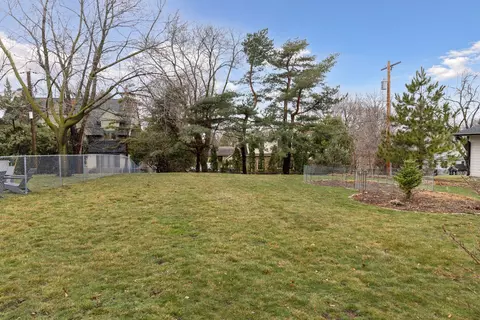 679 Howell Ave, Saint Paul, MN 55116