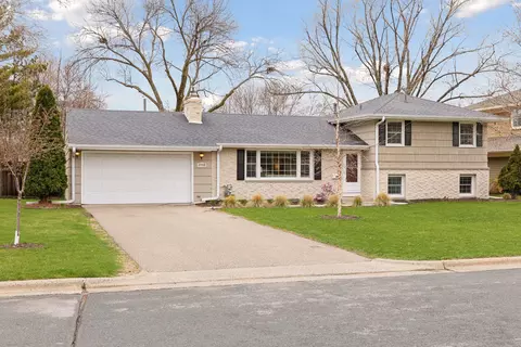 6908 Dawson Ln, Edina, MN 55435