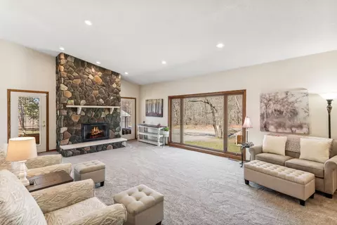 Living - 22611 43rd Ave, Saint Augusta, MN 56301 photo 3 of 10