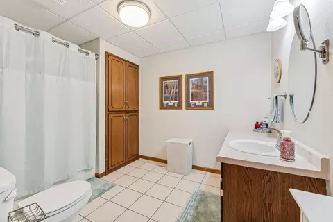 Bath - 22611 43rd Ave, Saint Augusta, MN 56301 photo 4 of 5