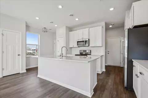 Kitchen - 23255 Willow Dr, Rogers, MN 55374 photo 5 of 6