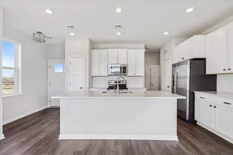 Kitchen - 23255 Willow Dr, Rogers, MN 55374 photo 3 of 6