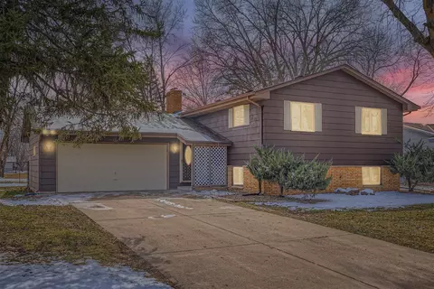 1607 70th Ave N, Brooklyn Center, MN 55430