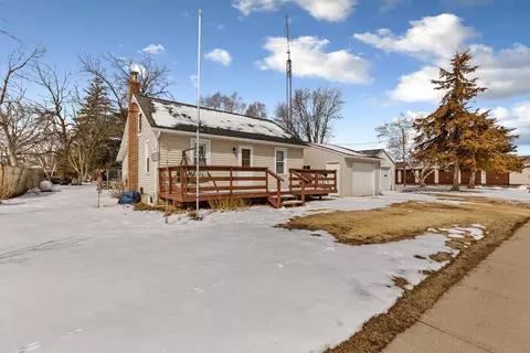 210 S Dodge St, Kellogg, MN 55945