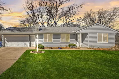 1135 Pineview Ln N, Plymouth, MN 55441