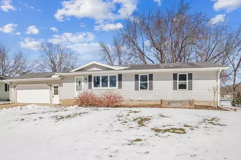 308 4th St SW, Norwood Young America, MN 55397