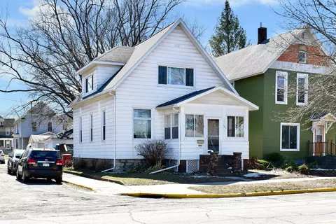 749 W 5th St, Winona, MN 55987