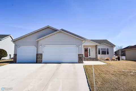 4736 43rd St S, Fargo, ND 58104