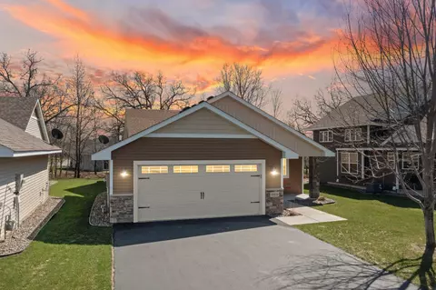1009 Pleasant View Ct NW, Isanti, MN 55040