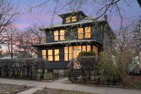 807 Randolph Ave, Saint Paul, MN 55102