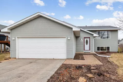 604 Hillcrest Dr, Roberts, WI 54023