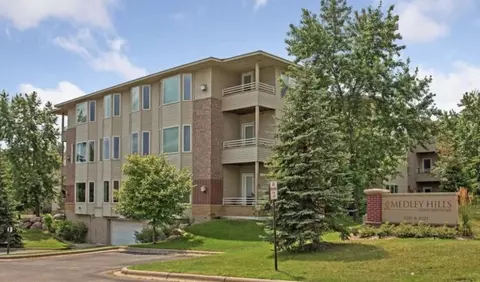 9201 Medicine Lake Rd #204, Golden Valley, MN 55427