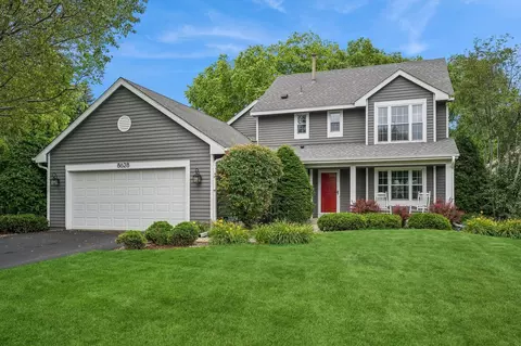 8628 Langley Ct, Eden Prairie, MN 55347