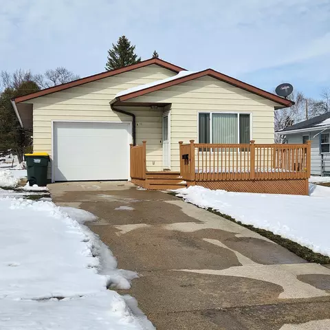 610 E Fairview Ave, Olivia, MN 56277