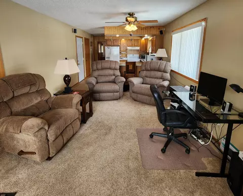 610 E Fairview Ave, Olivia, MN 56277 photo 5