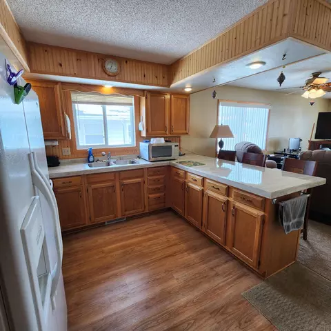 610 E Fairview Ave, Olivia, MN 56277 photo 7