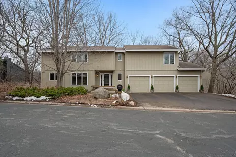 8749 Walton Oaks Dr, Bloomington, MN 55438