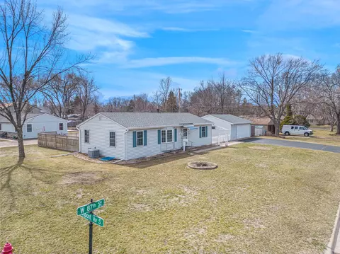 1101 W 87th St, Bloomington, MN 55420