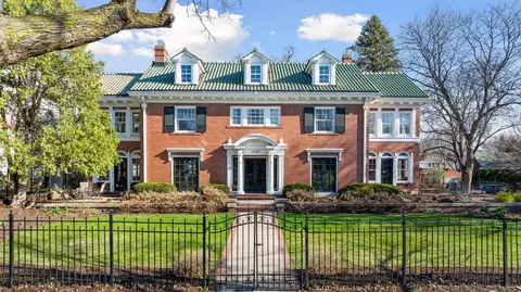 1465 Summit Ave, Saint Paul, MN 55105