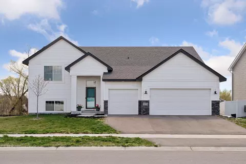 5274 175th St W, Lakeville, MN 55044
